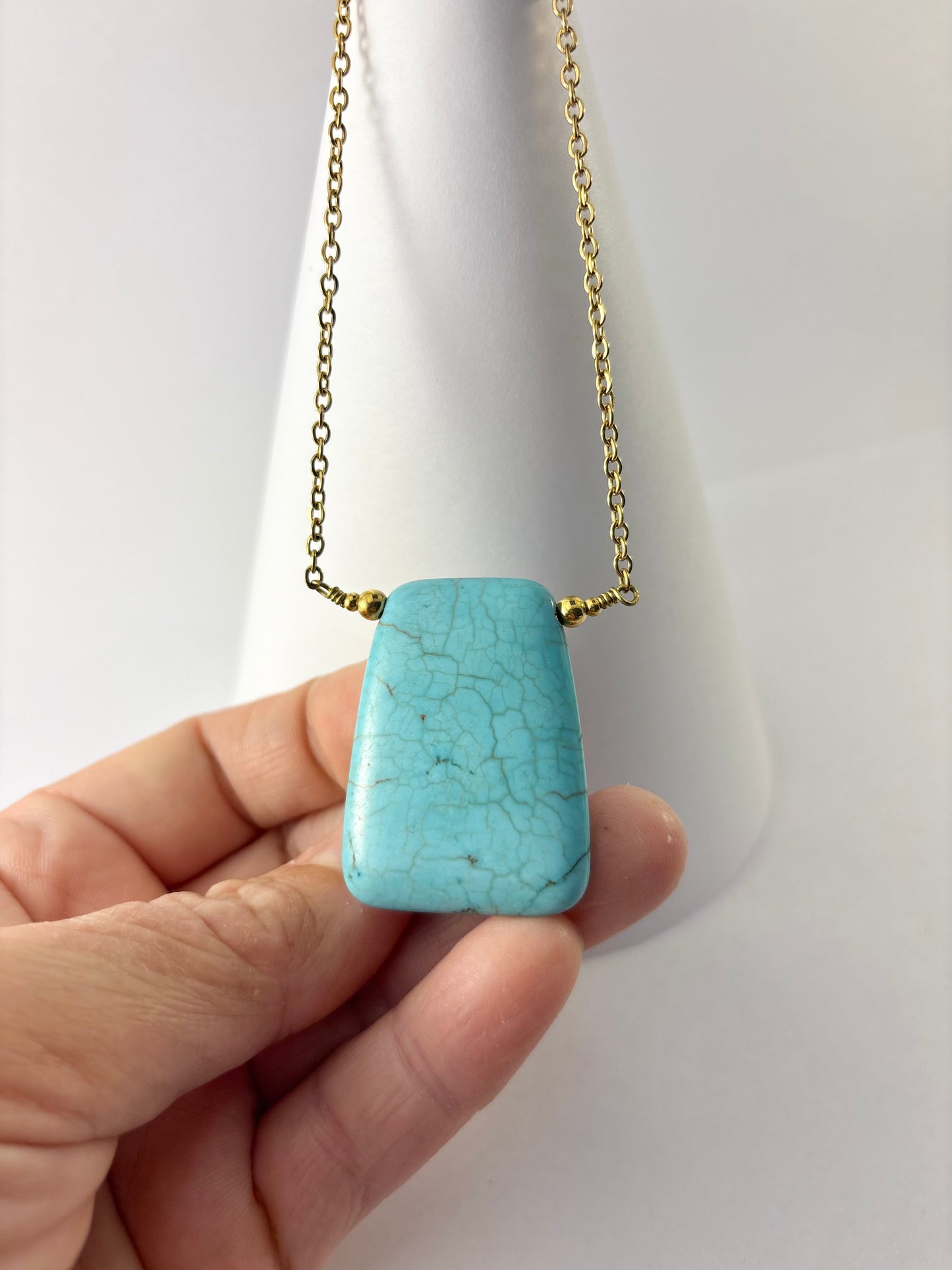 Collier en Howlite – Sérénité & Équilibre intérieur